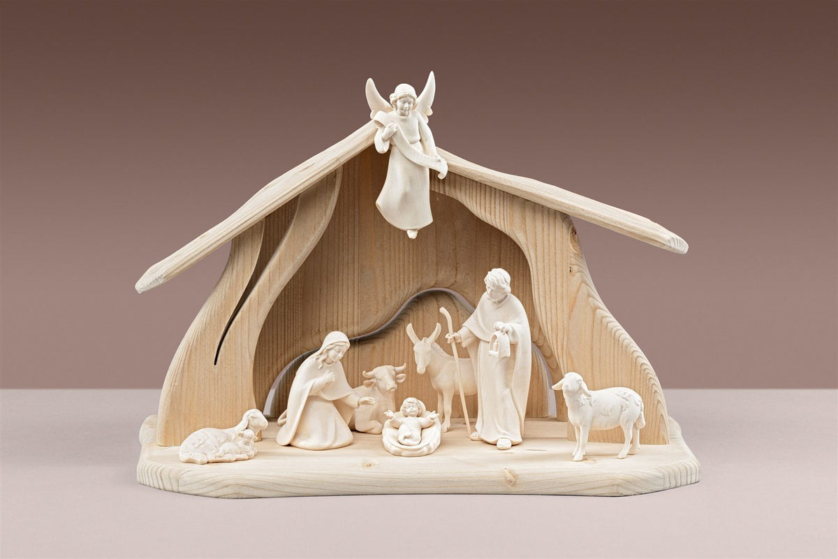LI Set 8 Figuren + Familienstall Licht