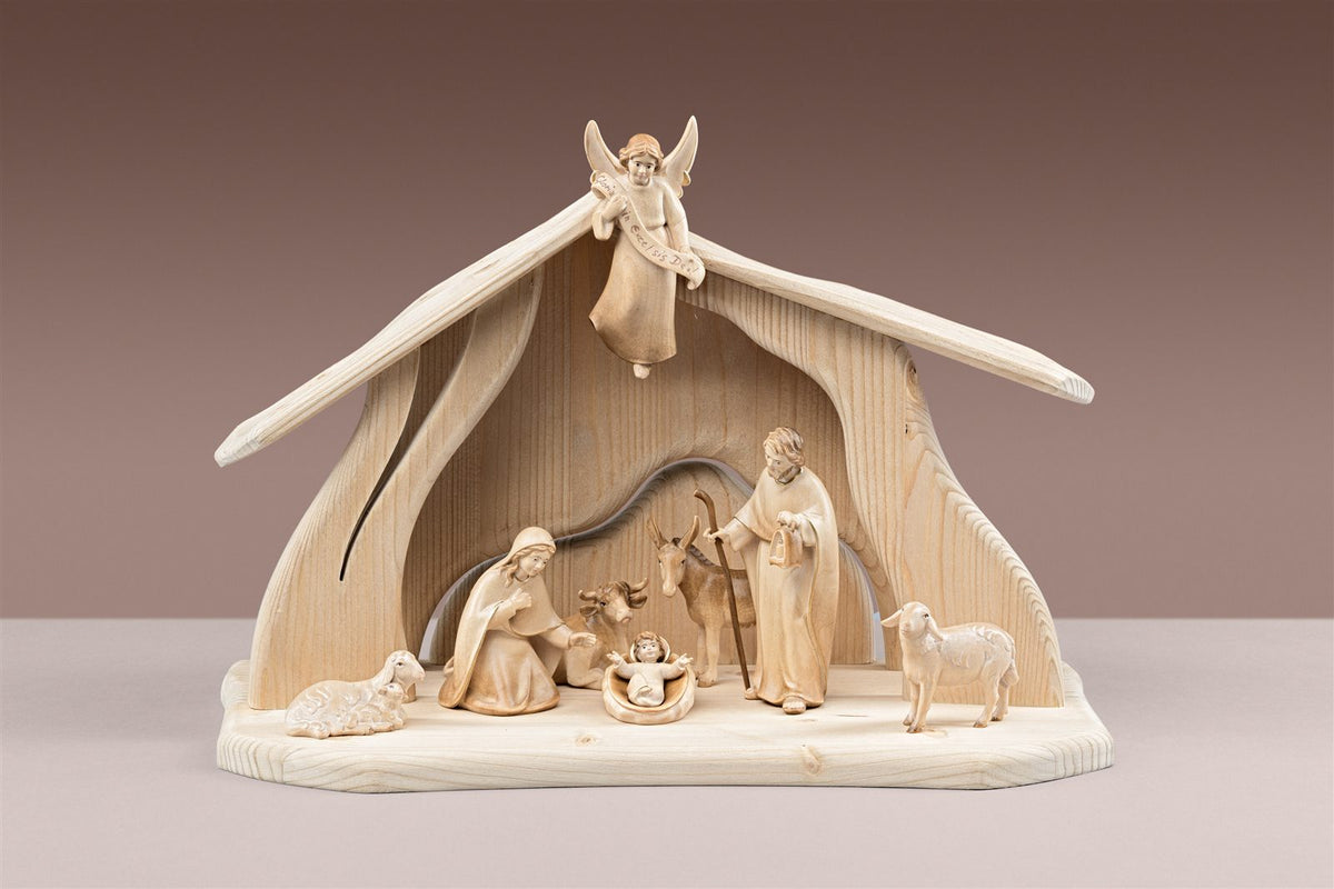 LI Set 8 Figuren + Familienstall Licht