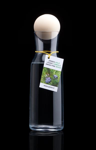 Karaffe mit Zirbenkugel