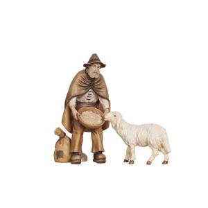 KO Hirt Fütterer mit Schaf