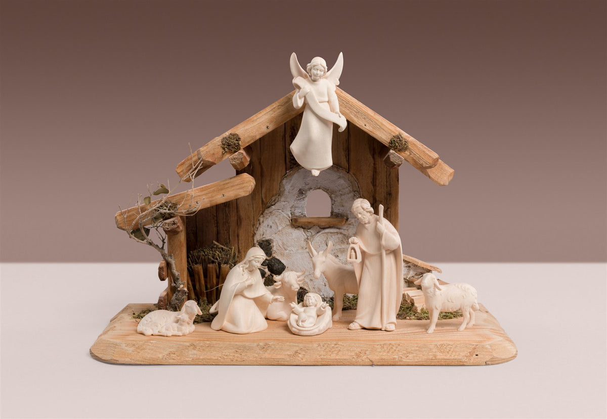 Familienstall Hl.Nacht + 8 Krippenfiguen Licht
