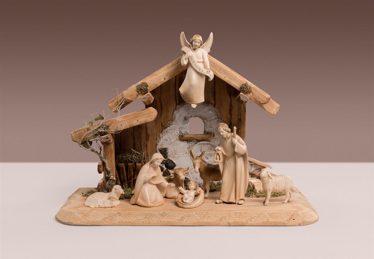Familienstall Hl.Nacht + 8 Krippenfiguen Licht