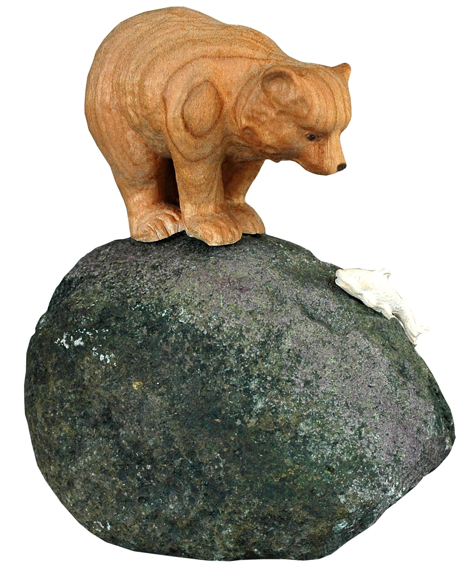 Bär stehend auf Stein