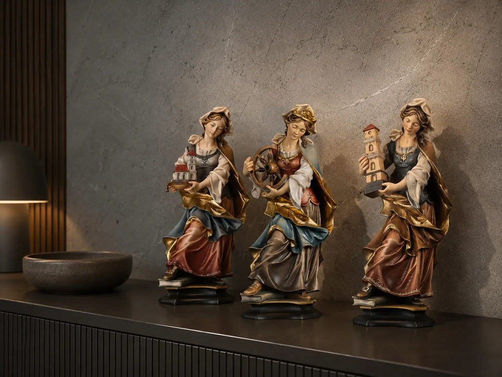 Heilige_weiblich_holzgeschnitzt