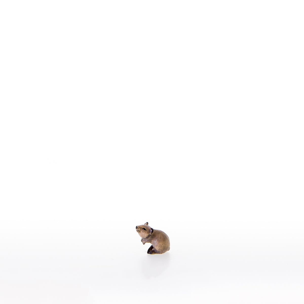 Maus mit Pfoten nach oben