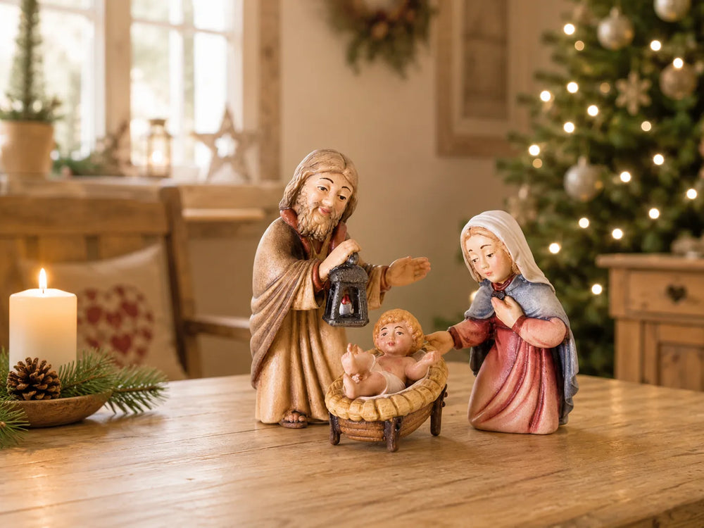 Wieser_Krippe_Heilige_Familie_holzgeschnitzt_und handbemalt