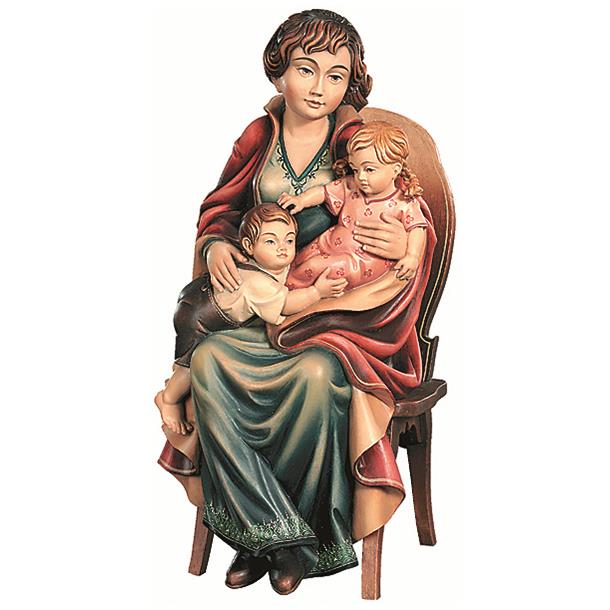 Mutter sitzend mit zwei Kinder auf Stuhl - bemalt